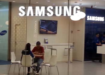 Smartphone Kembali Topang Keuntungan Samsung